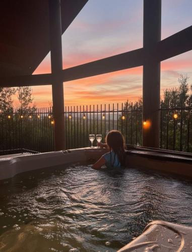 Spa & Comfort - Chalet des Originaux in Saint-Damien-de-Buckland (QC)