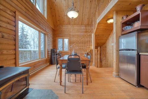 Chalet Wapiti for 16 Guests, 7 min to SPA, Skiing in Saint-Paul-De-Montminy (QC)
