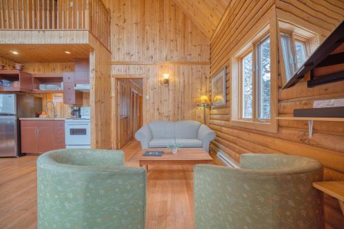 Chalet Wapiti for 16 Guests, 7 min to SPA, Skiing in Saint-Paul-De-Montminy (QC)