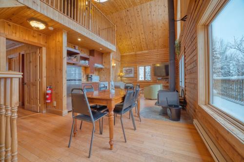 Chalet Wapiti for 16 Guests, 7 min to SPA, Skiing in Saint-Paul-De-Montminy (QC)