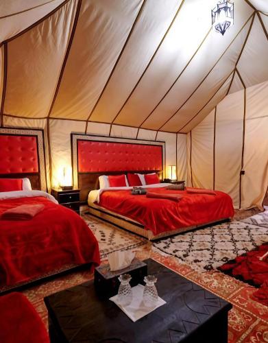 1 king bed, 3 twin beds