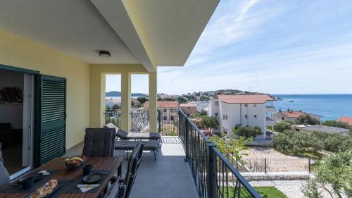 陽台/露台, Luxury Apartment Nala with shared pool in 舍維