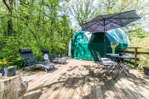 Balkons/terase, Dôme premium & jacuzzi , Nature en Dordogne (Dome premium & jacuzzi , Nature en Dordogne) in La Dornac