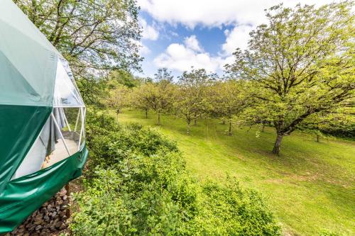Skats, Dôme premium & jacuzzi , Nature en Dordogne (Dome premium & jacuzzi , Nature en Dordogne) in La Dornac