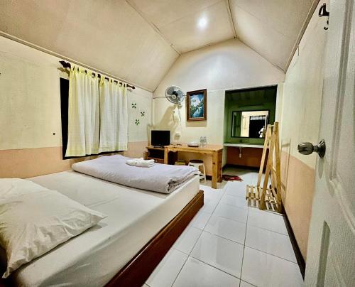Rai Rom Pho Thong Resort, Phu Chi Fa, Chiang Rai, Thailand in Thoeng