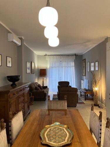 Apartment in Arona, Olivia's Home 100mt dal Lago