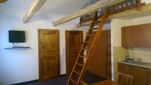4 twin beds