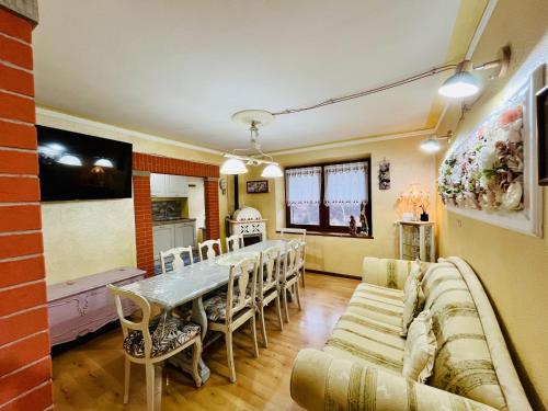 Trilli House