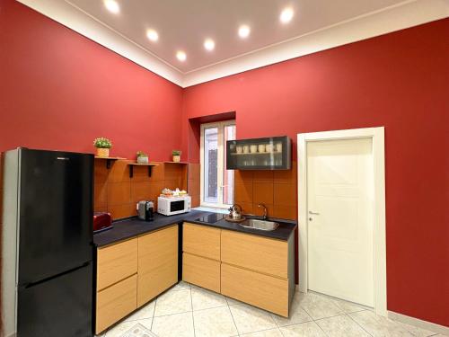 Bottiglieri's Home, Naples