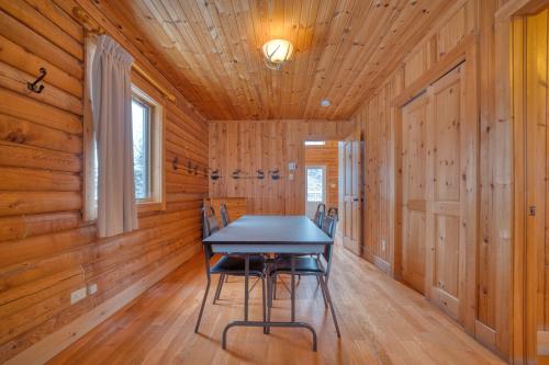 Chalet Cerf Ski in-out Appalaches Park 16 Guests in Saint-Paul-De-Montminy (QC)