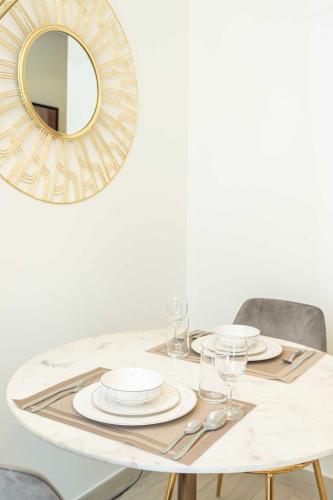 PVH - Modern Studio Near Downtown - Azizi Riviera - main image