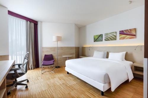 room detail thumbnail 1