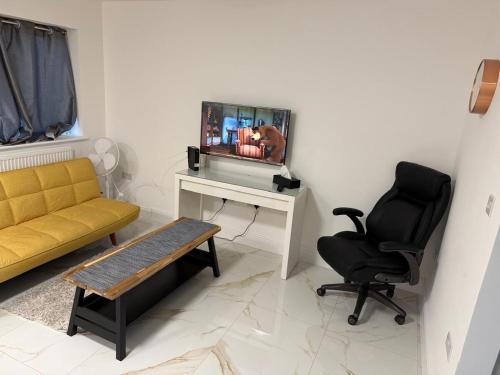 Cosy new 3 bedroom house - private parking gîte à louer Slough Trading Estate