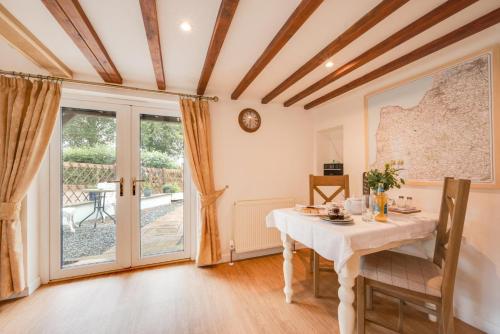 Iekārtas, 1 Bed in West Putford oc-thymw in Īstputforda