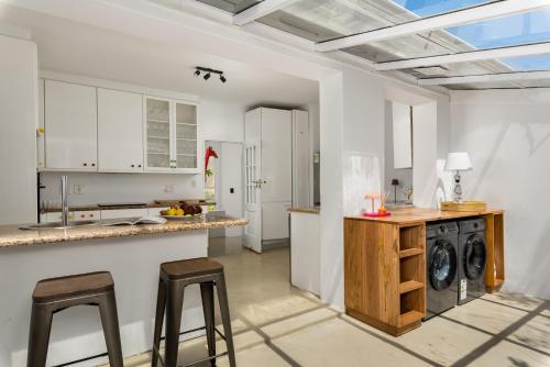 21 Mount Rhodes - image 3