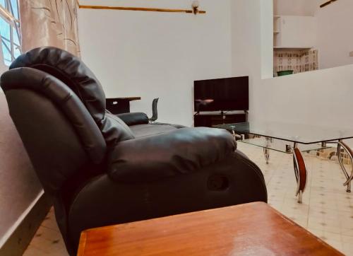 Sweet homes properties 1 bedroom apartment in เมรู