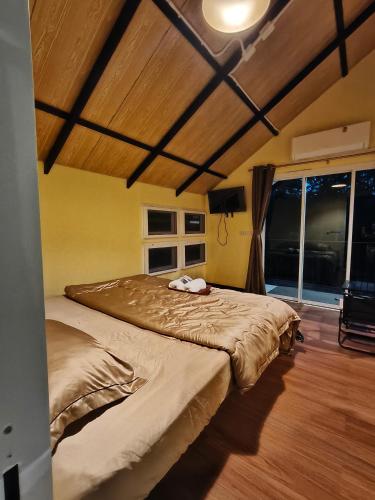 สถานีน้ำหวาน รีสอร์ท น้ำตกอ้ายเขียว in プロンキリ