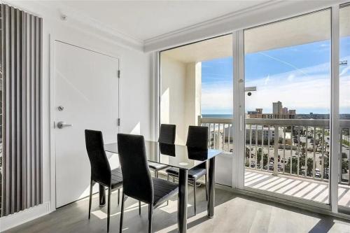 Amazing 1 Bedroom&1Bath OCEAN-VIEW Condo in Daytona Beach, USA