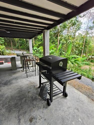สถานีน้ำหวานรีสอร์ท น้ำตกอ้ายเขียว in プロンキリ