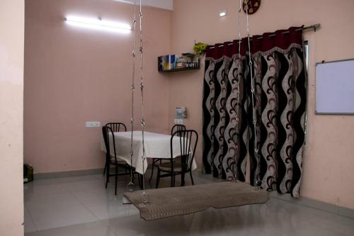 Apna Home Stay - image 4
