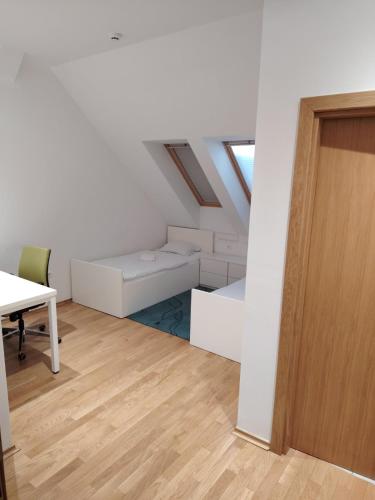 Hostel i Restoran SEQUOIA in Slatina