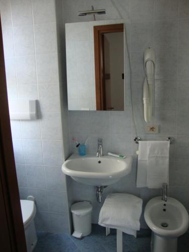 Comfort Double or Twin Room with Balcony image 10