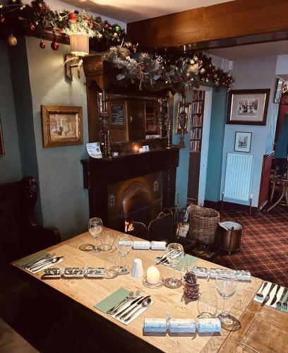 Robin Hood Inn in Horsley