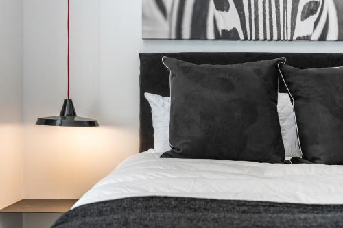 Artistic Urban Apartment at Glaston House - image 7