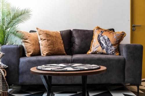 Artistic Urban Apartment at Glaston House - image 4