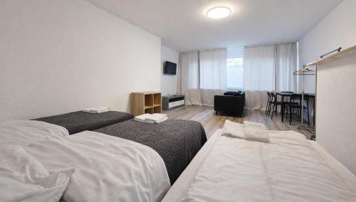 2 bedrooms, 5 beds