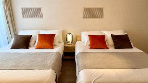 Station 2min walk 5min USJ 8min Namba