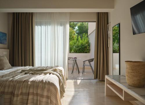 Ionian Hill Hotel - image 13