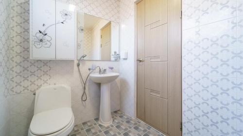 room detail thumbnail 2