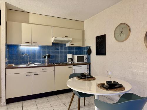 Studio Studio 806 with balcony by Interhome, Бреден (фото 3)