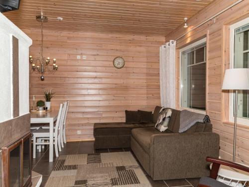 Holiday Home Yllas-eeli green house c1 by Interhome in Яласярви