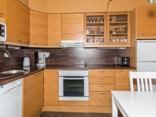 Holiday Home Yllas-eeli green house c1 by Interhome in Яласярви