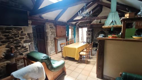 Gîte La petite Combe du Castanet (Gite La petite Combe du Castanet) in Prevencheres ciems