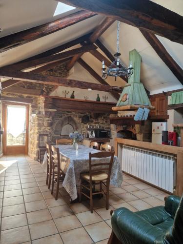 Gîte La petite Combe du Castanet (Gite La petite Combe du Castanet) in Prevencheres ciems