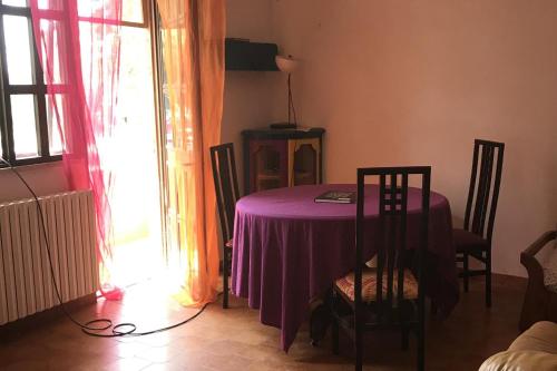 House - Sleeps 5 - Pets Ok - Parking in Frigole