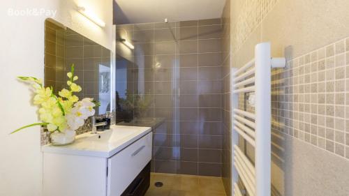 Kamar Mandi, Le Cosy in Frejus