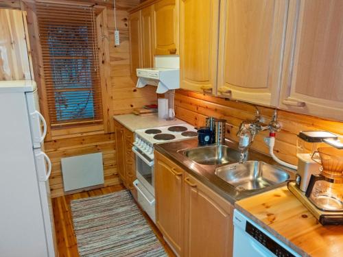 Holiday Home Tunturitupa kuolpuna by Interhome in Enontekio