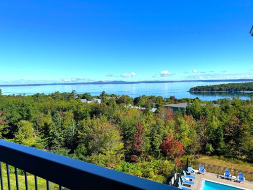 Atlantic Eyrie Lodge