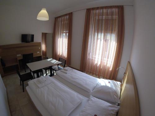 Hotel Aton - image 10