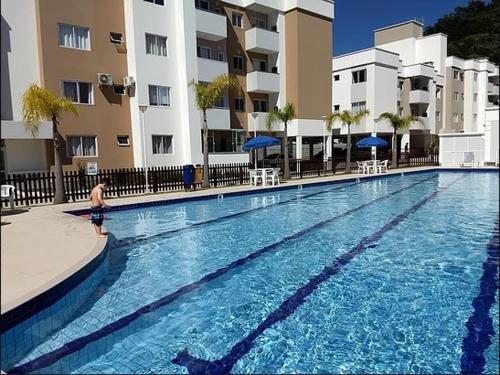 apto 2 quartos, ar condicionado, vaga, condomínio com piscina, portaria 24h – khách sạn tại Canasvieiras