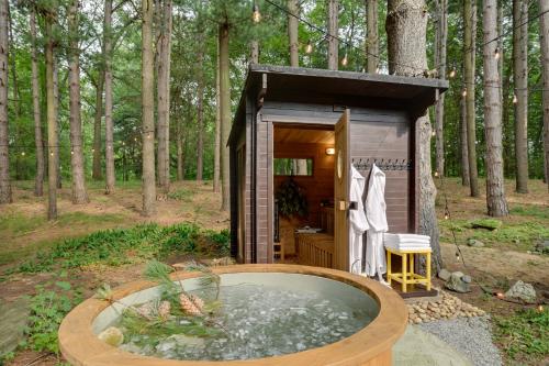 Magical Metamora Cottage w/ Fire Pit, Pond, Deck! in Elba (MI)