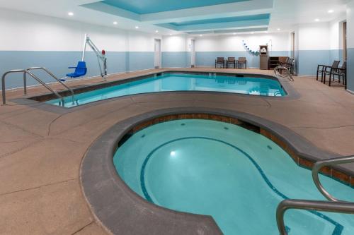 Holiday Inn Express & Suites Lathrop by IHG - 스파