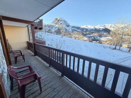 Appartement 4* - Pied des pistes - Piscine, Spa, Sauna, Hammam, Salle de sport - FR-1-461-24 in Villarencel