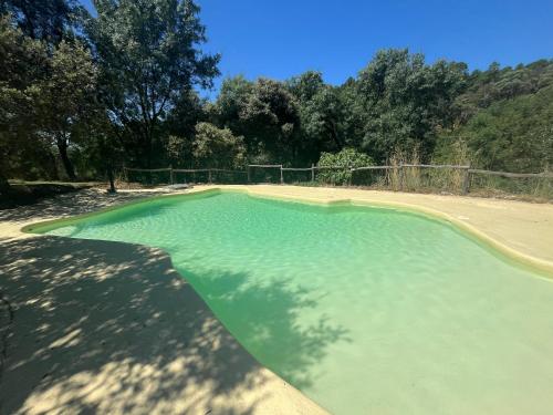 Swimming pool, Antiguo Molino con piscina y chimenea en el valle del Tietar in Casavieja