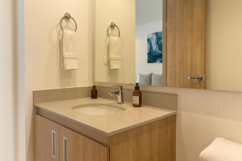 Apartamento con Hermosa vista Tranquilo Moderno y con Amenidades - image 4