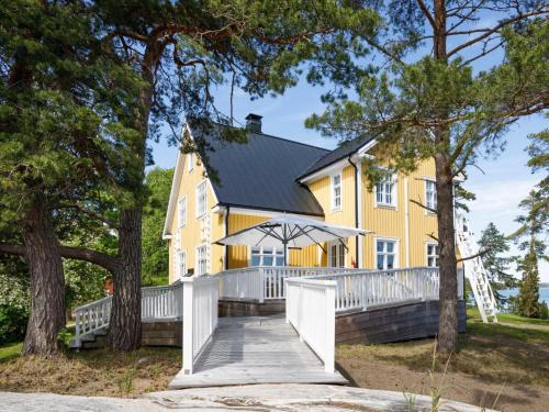 Holiday Home Kapteenin huvilat by Interhome in Pensar